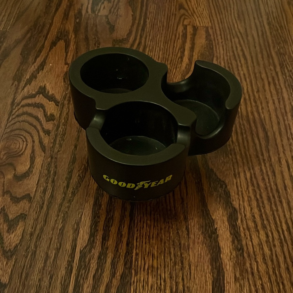 GoodYear Triple Cup Holder